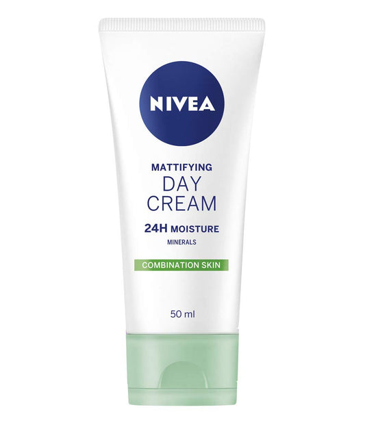 NIVEA Daily Essentials Oil Free Moisturising Day Cream (50ml), Combination and Oily Skin Moisturiser, Mineral Infused Day Cream, Skin Care Essentials