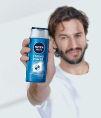 NIVEA MEN Strong Power Shampoo, kräftigendes Haarshampoo ohne Silikone und Mikroplastik, Männer Shampoo mit Meeresmineralien und pH-optimierter Formel (250 ml)