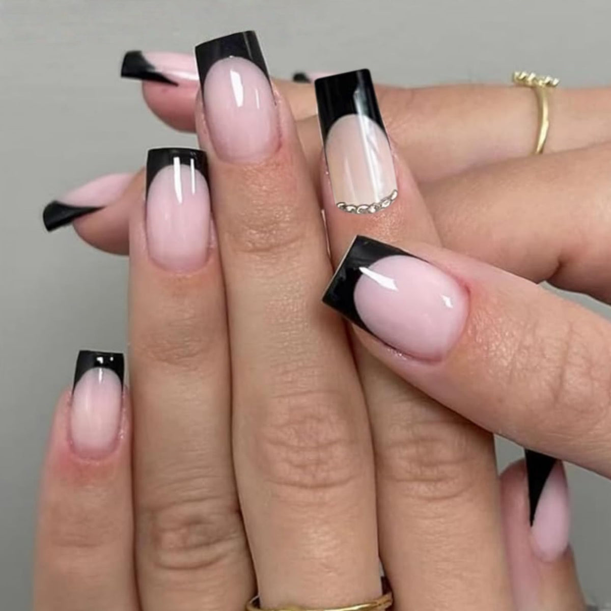 Yoowan 24pcs French Tip False Nails,Press On Nails Black,Black French Tip Na-Ils,Elegant,Black Square Stick On Na-Il,Suitable For Most Sizes,Sturdy,Durable,Reusable,For Women And Girls(With Jelly Gelatin)