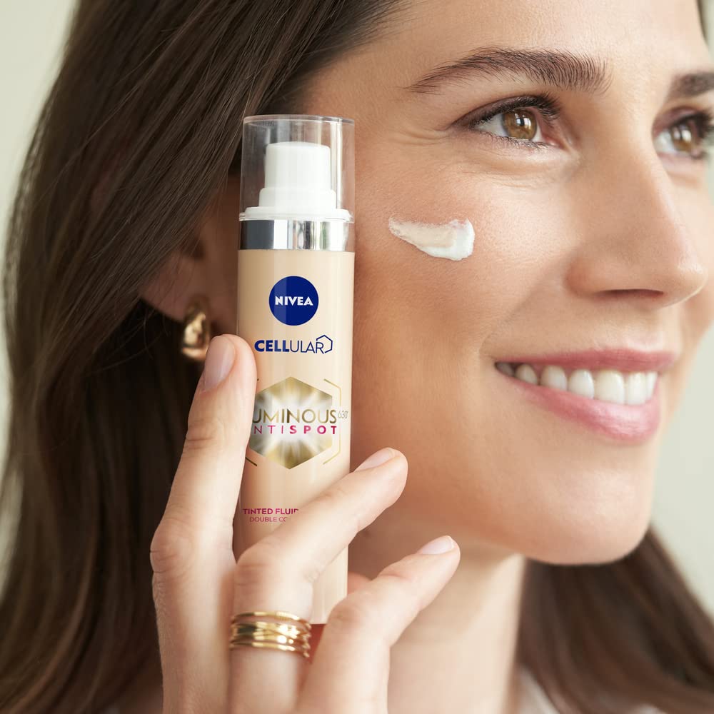 NIVEA Cellular LUMINOUS 630 Anti-Dark Spot Tinted Fluid SPF 20 Double Corrector (40ml), Correcting Dark Spot Cream, Facial Concealer for Luminous Skin
