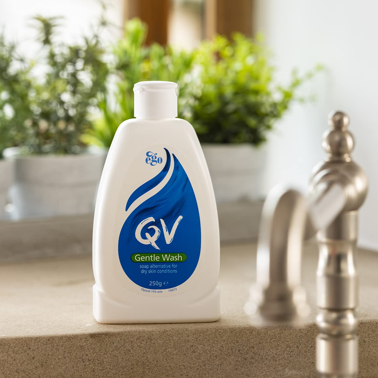 QV Gentle Wash 250g, Soap-Free, Moisturising, Low Irritant, PH Balanced, Body Wash for Eczema and Dry Skin Conditions