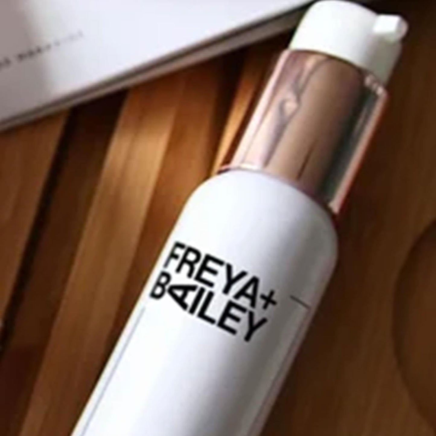 Generic Freya + Bailey Face Cleanser with Natural Ingredients, Glo'up! or Awake! (Glo'up)