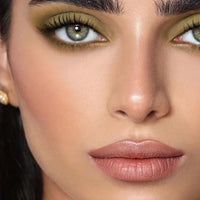 HIVETZ Green Eyeshadow Palette,Shimmer Eye Shadow Palettes,Glitter Eye Shadow Makeup,Glitter and Matte Eyeshadow,Green Eyeshadow,Highly Pigmented Eye Shadow Green,Eye Shadow Pallets with 3 Eyeshadow Brushes