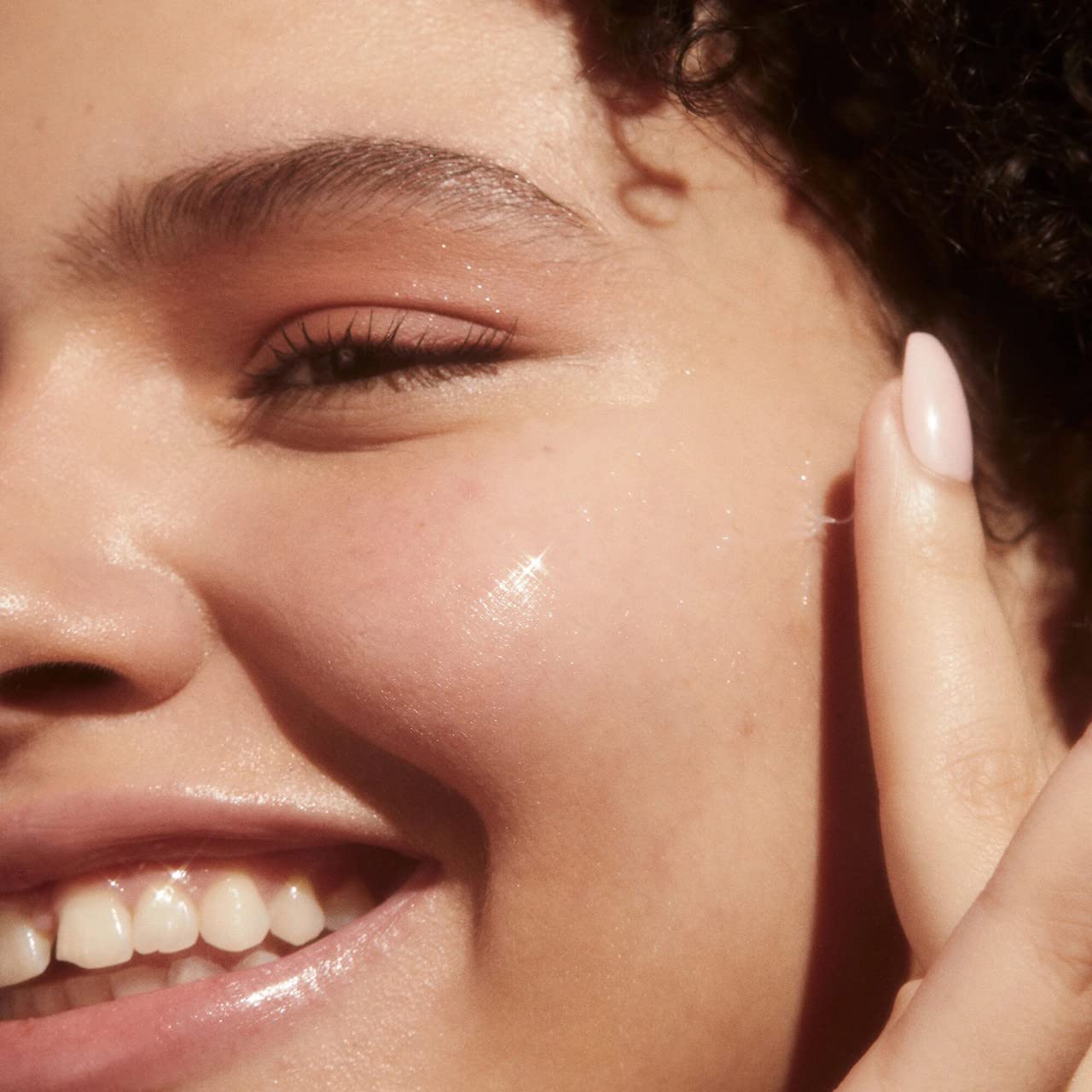 Glow Recipe Watermelon Glow Niacinamide Dew Drops Mini - Brightening Serum with Hyaluronic Acid & Moringa Oil + Vitamin E - Hydrating Face Serum + Hyperpigmentation Treatment - Travel Size (15 ml)