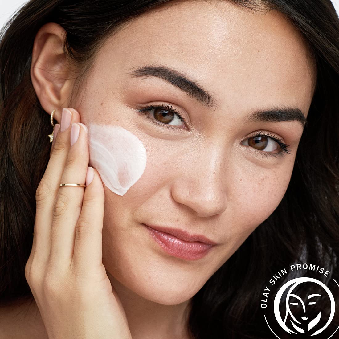 Olay Regenerist Day Face Cream 50ml + Daily Facials 5-in1 Dry Cloths Face Wipes 7cnt, packaging may vary
