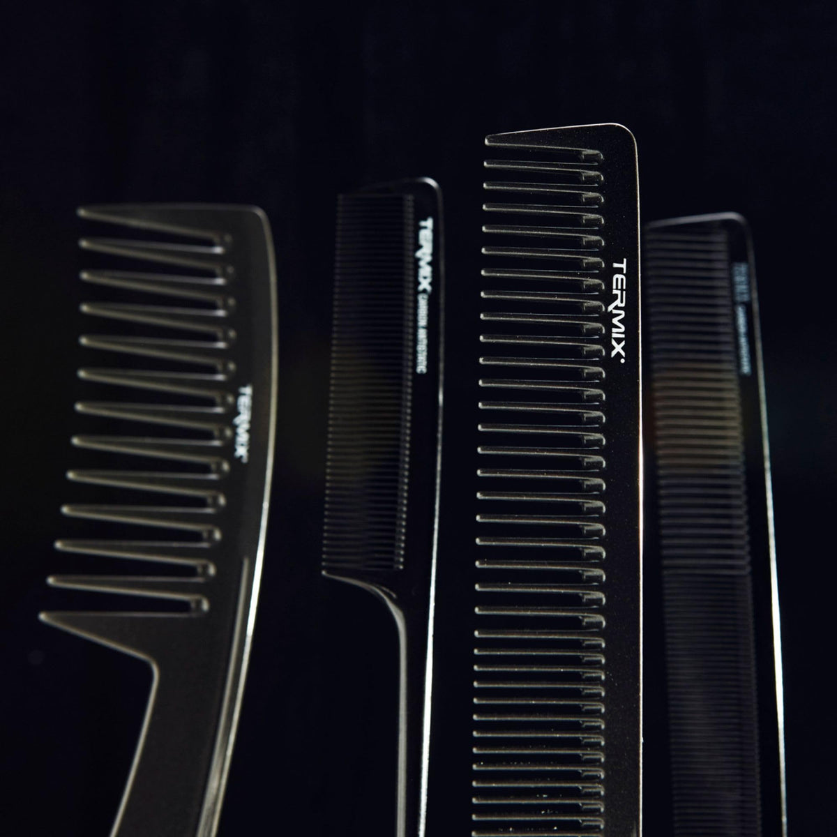Termix Professional Titanium Comb For Long Hair Comb with titanium teeth that are highly resistant to temperature and chemical agents