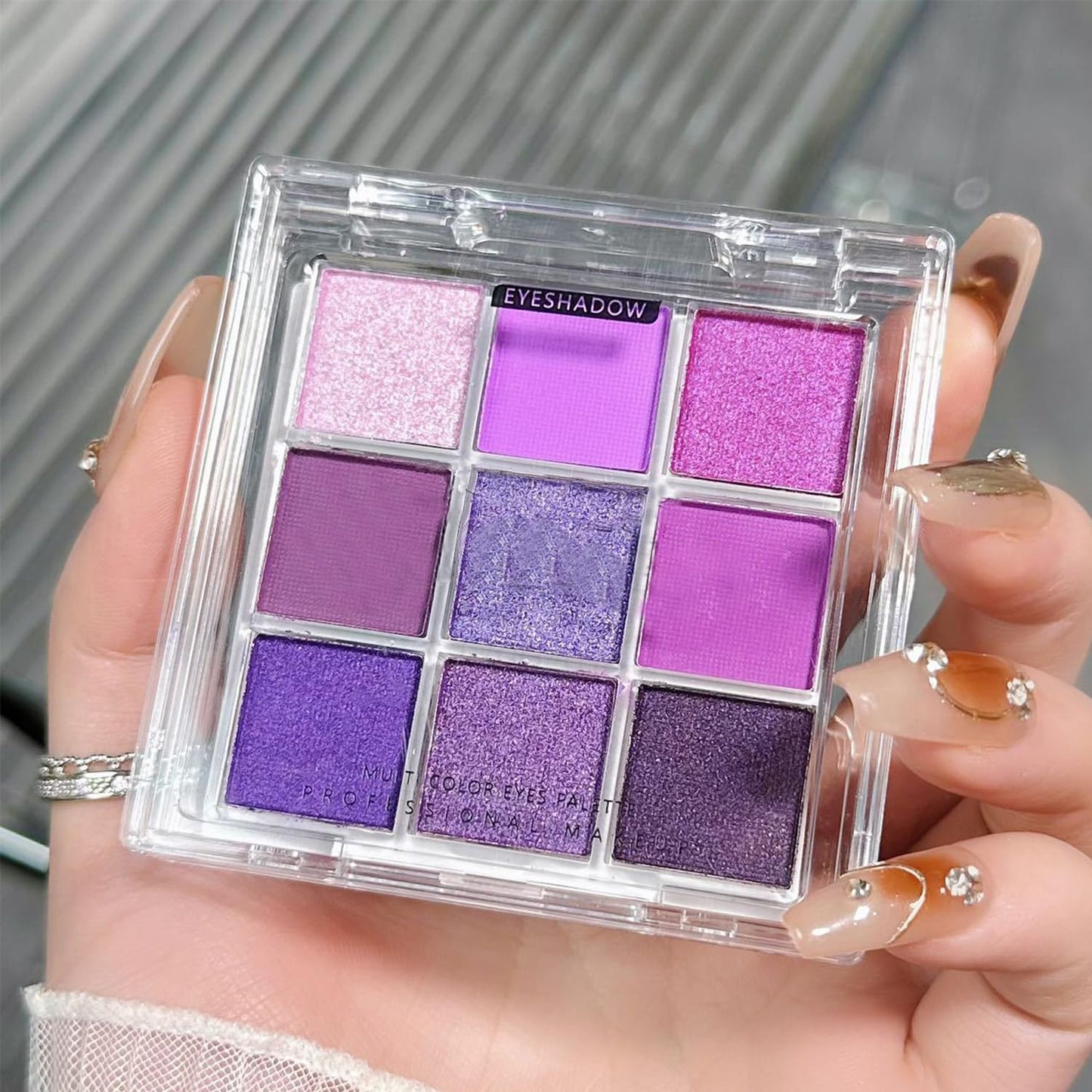 Generic Purple Smokey Eye Shadow Palette, Metallic Glitter Eyeshadows for Vibrant Makeup, Lightweight Portable, Perfect for Daily Wear or Special Occasions, Gothic-Inspired Makeup Palette for Natural