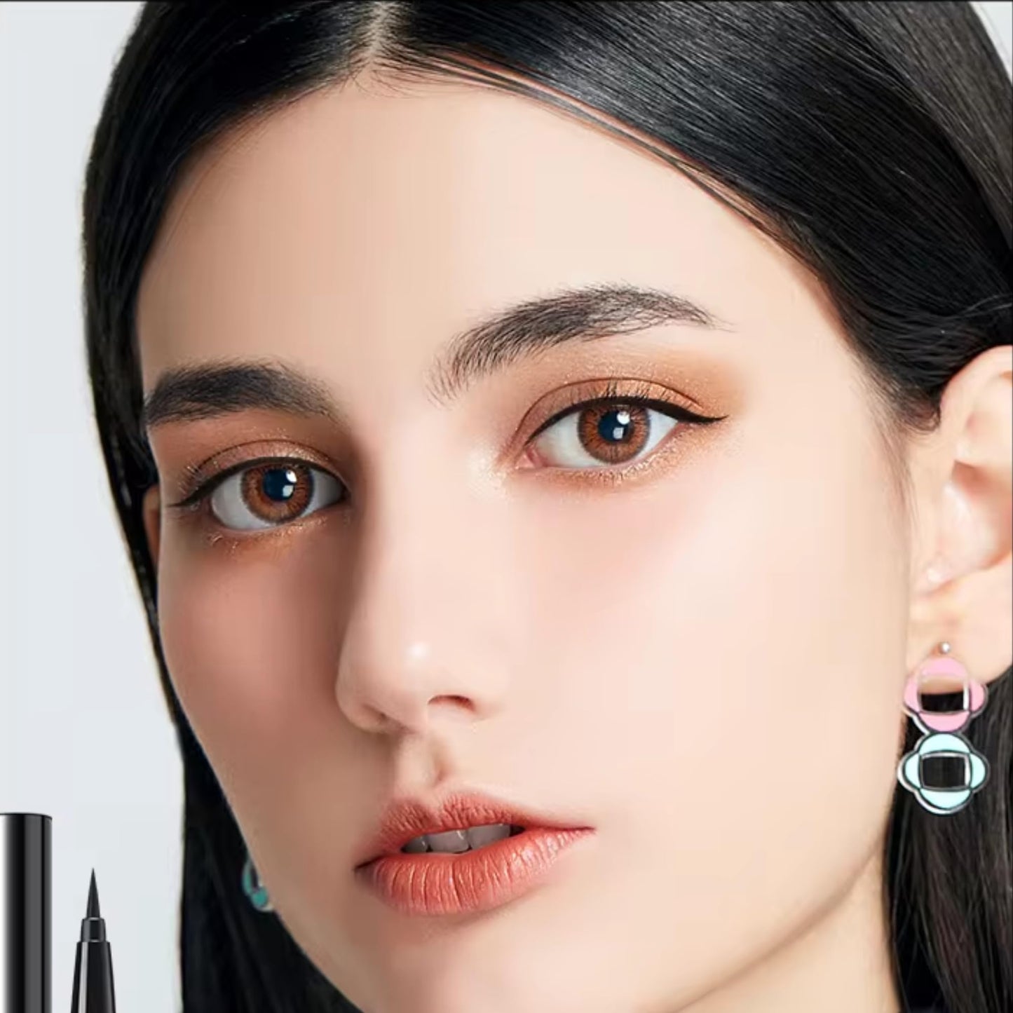 Generic Liquid Eye Liner, Easy To Use Eyeliner Pen, Waterproof and Smudge Proof, Longlasting Liner Stays On All Day & Night, Goes On Smoothl Without Smudging or Skipping (Light Coffee)