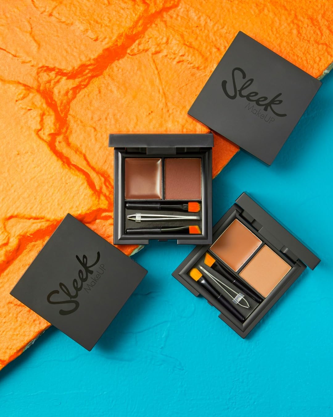 Sleek MakeUP Brow Kit, Brow Wax and Powder Kit with Tweezers and 2 Brushes, Define and Sculpt Brow with a Trazel Size Kit, Extra Dark