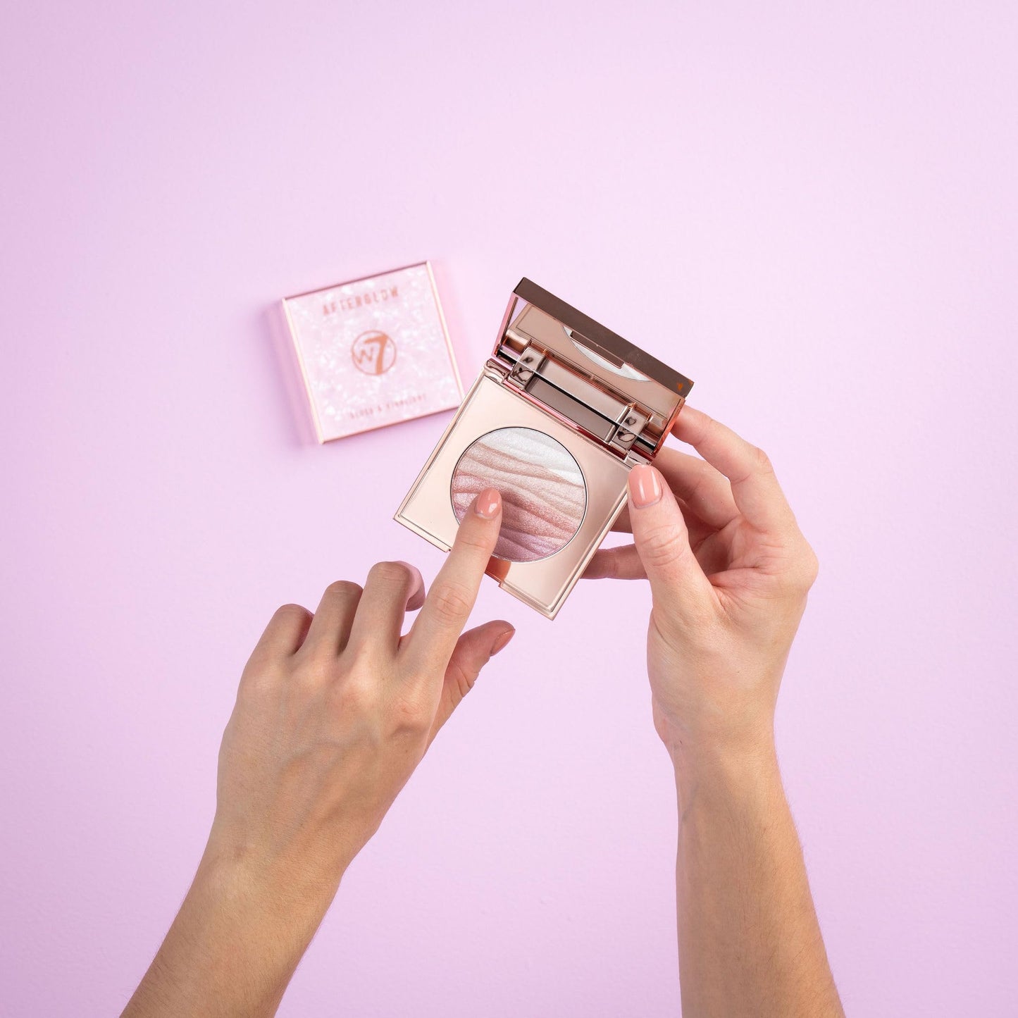 W7 Afterglow Blusher & Highlight Compact - Pink & Gold Glowing Pressed Powder Compact