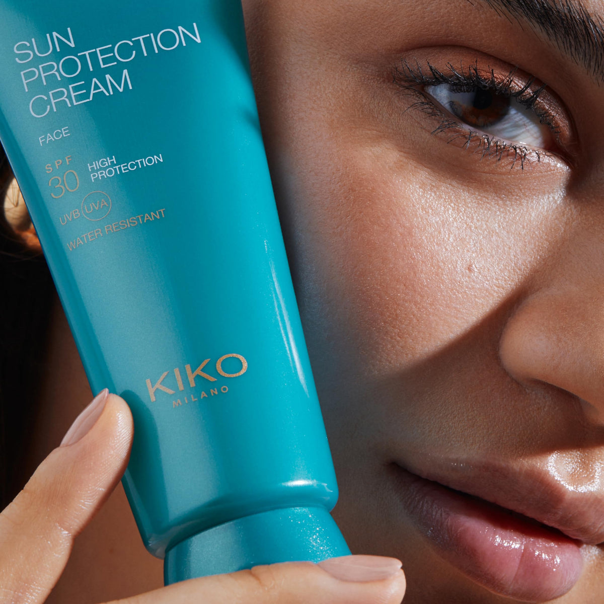 KIKO Milano Sun Protection Cream Face Spf 30, Moisturising Face Sunscreen With SPF 30 And Hyaluronic Acid. Protects Against UVA And UVB Rays