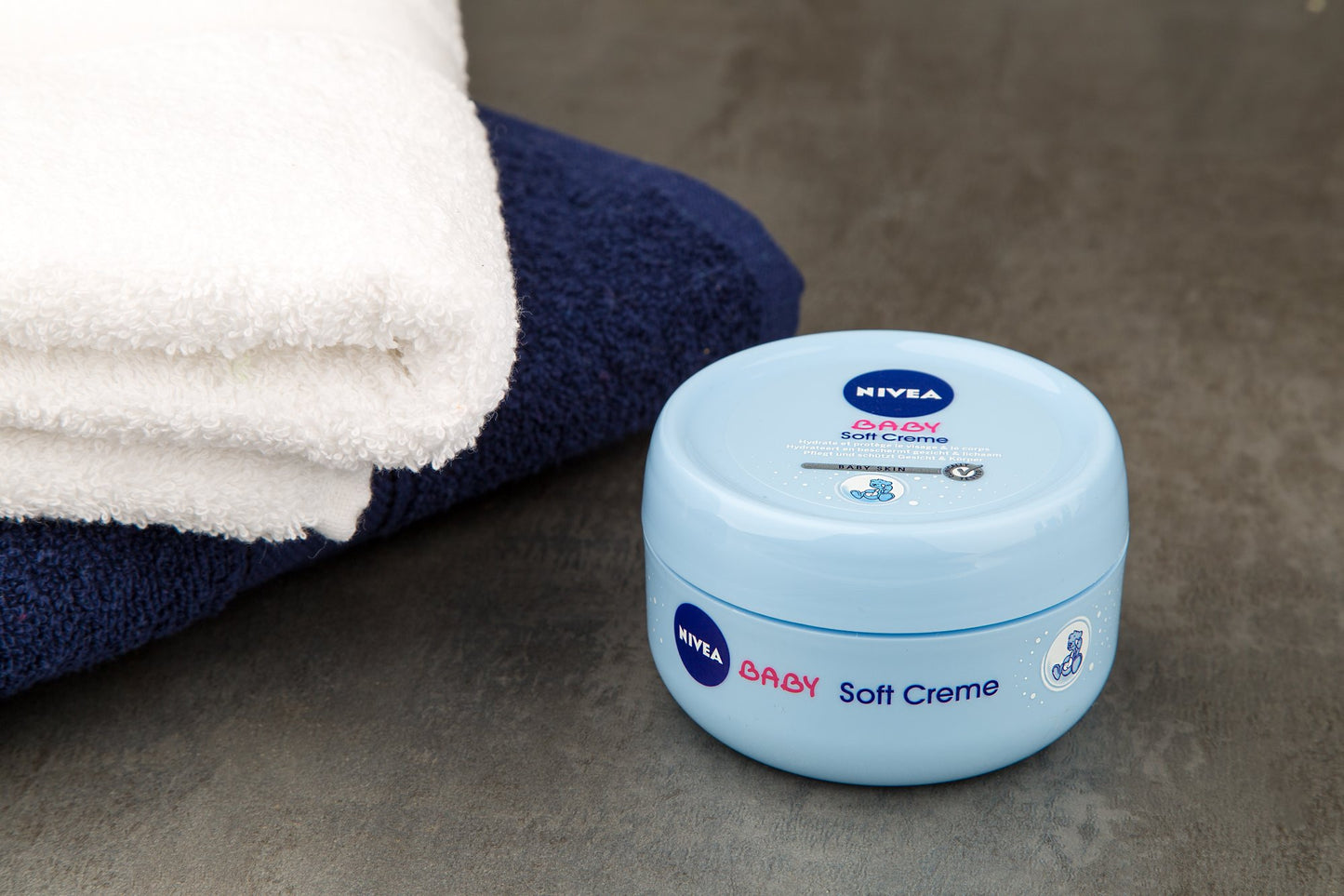 NIVEA Baby Soft Care Cream, Moisturising Cream with Caléndula que Nutre y Protege Durante 24 Horas 200 ml