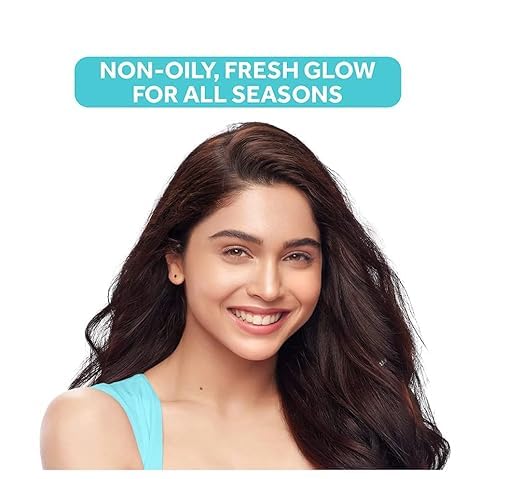 UK Home Shop Light Face Moisturiser, Pond,s 75ml, Daily Lightweight Non-Oily Cream with Vitamin E and C, SPF 15