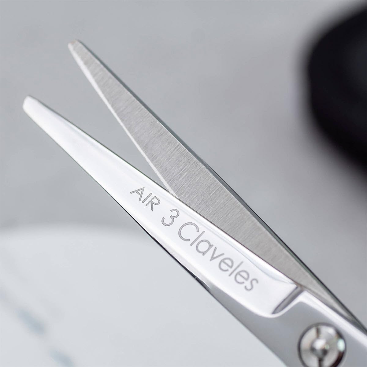 3 Claveles Air 7" Hairdressing Scissors