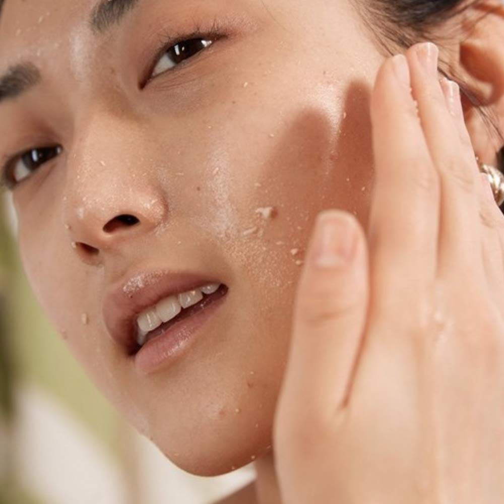 The Body Shop Drops of Youth Liquid Peel Face Wash 100 ml