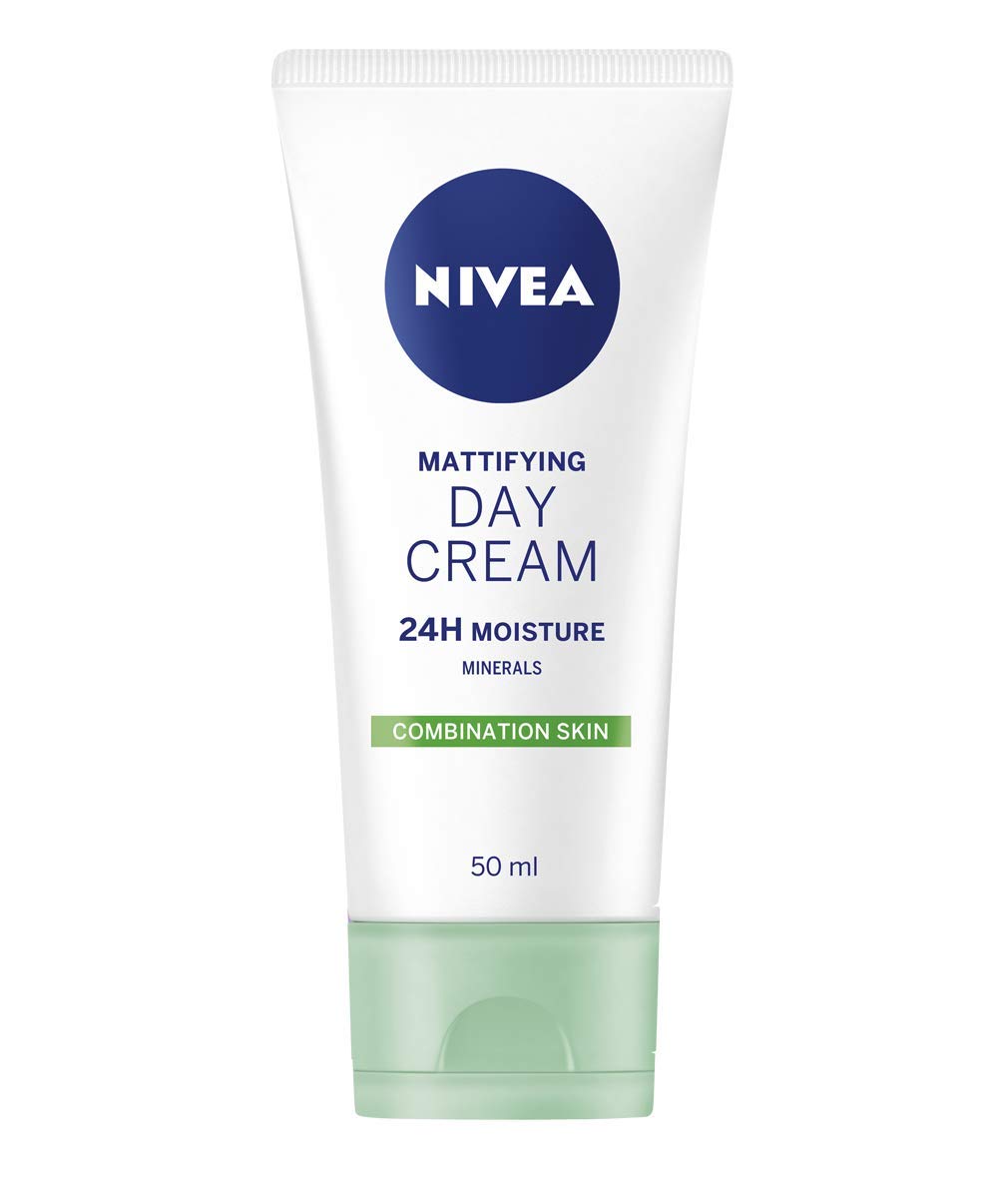 NIVEA Daily Essentials Oil Free Moisturising Day Cream (50ml), Combination and Oily Skin Moisturiser, Mineral Infused Day Cream, Skin Care Essentials