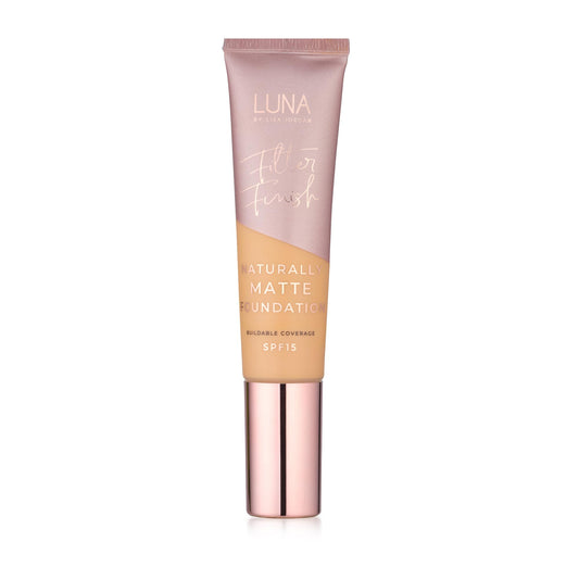 LUNA BY LISA JORDAN LUNA Matte Foundation in MEDIUM PLUS Shade - Contains Vitamin E and SPF15 - Oil-Free Face Foundations with Golden Undertone - Suitable for Oily and Sensitive Skin