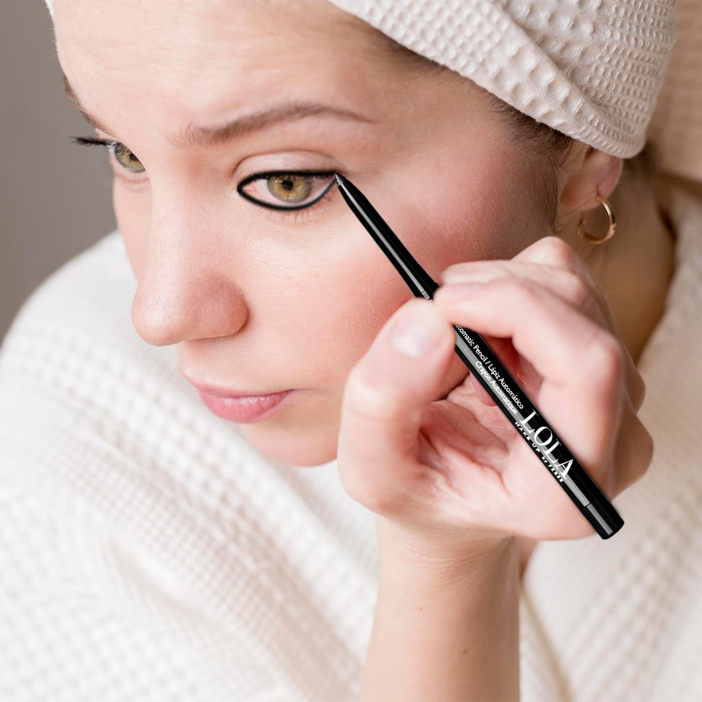 Lola Make Up by Perse LOLA Make Up Automatic Eye Pencil Beauty|Eye Pencil for Smokey Eye|Water-Resistant & Smudge Proof|Long-Lasting| - (001 Classic Black)