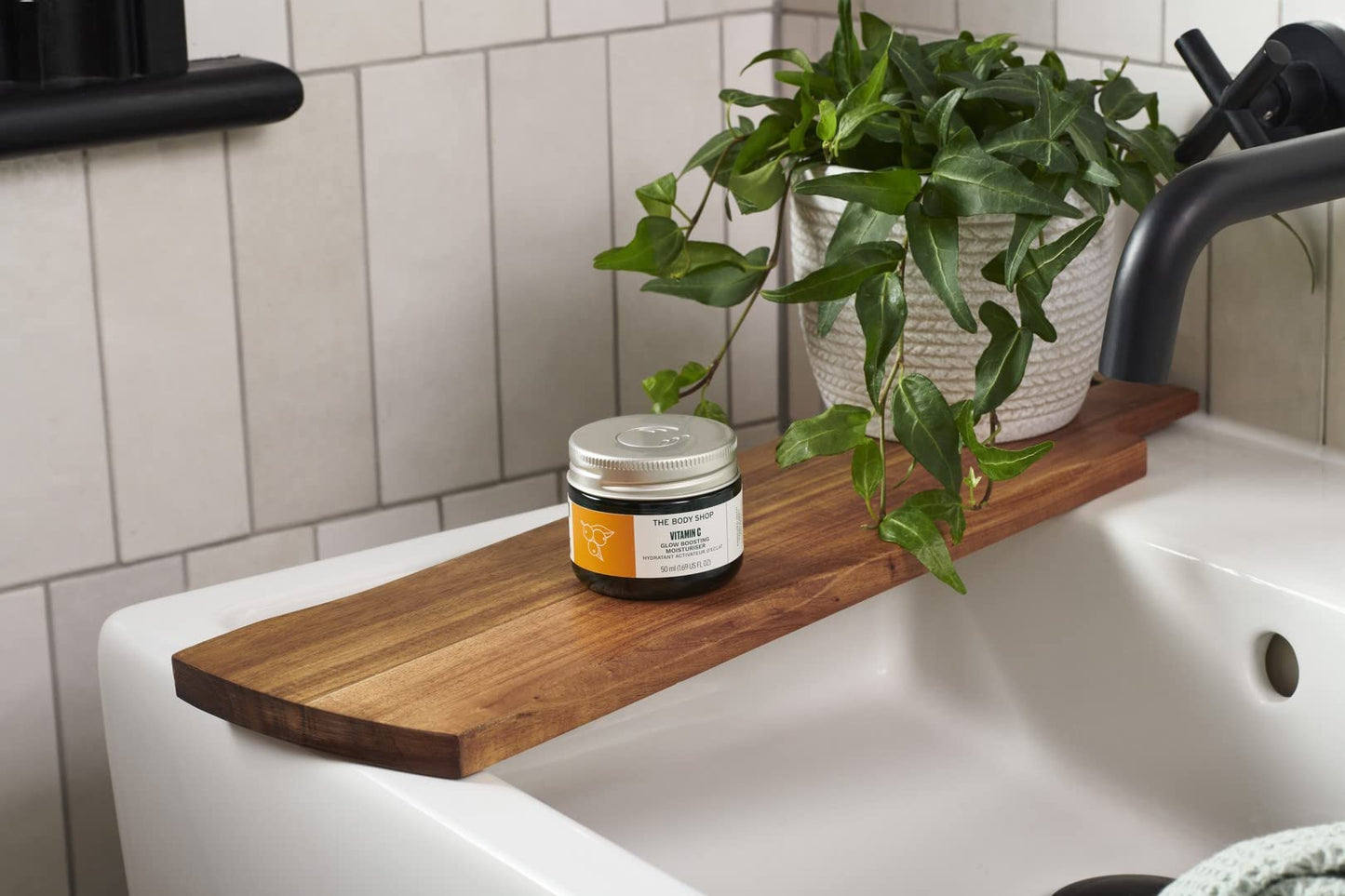 The Body Shop Vitamin C Glow Boosting Moisturiser