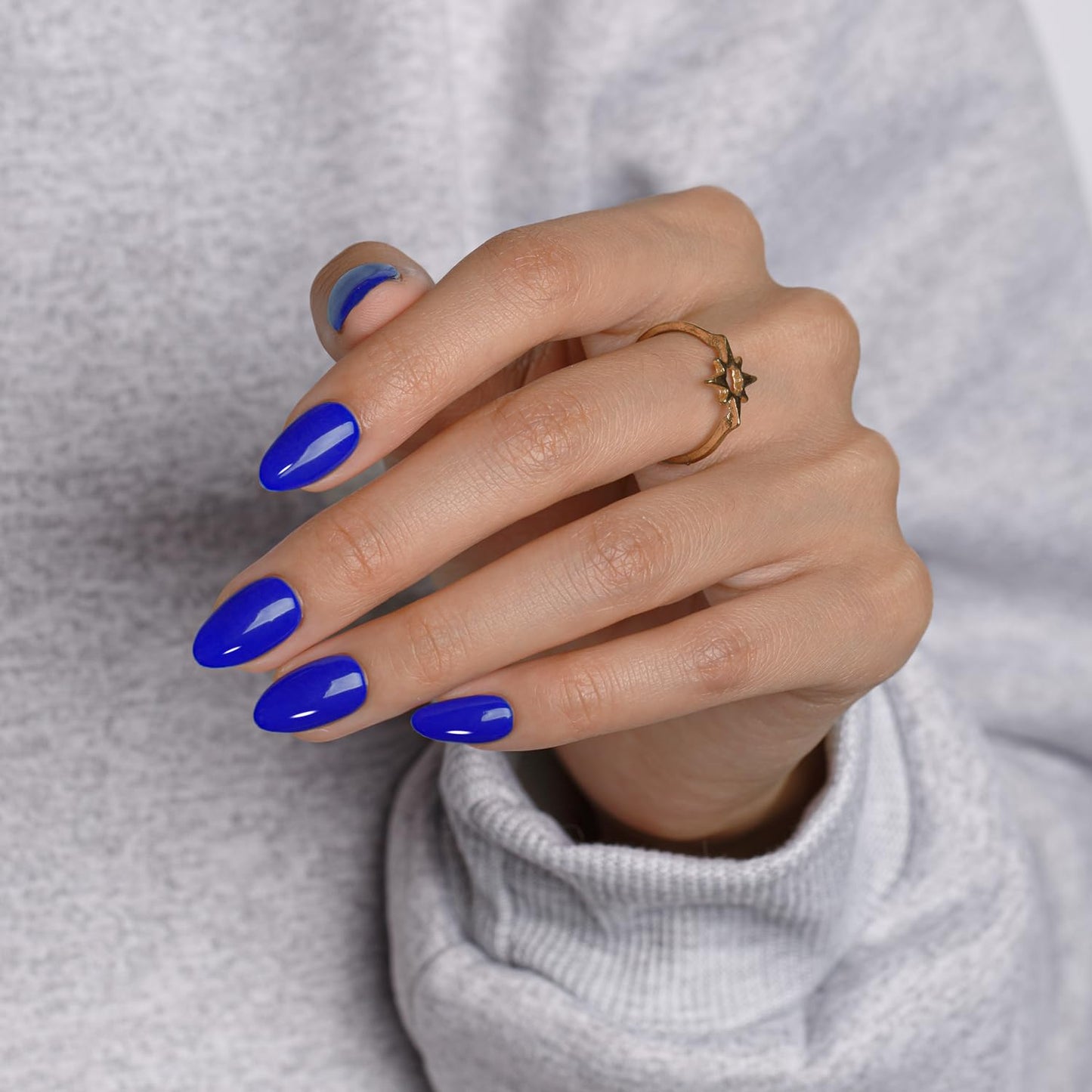 KQueenest Royal Blue Press on Nails Short Oval, Short False Nails, Opaque Solid Bright Vibrant Blue Fake Nails Press ons, Reusable Soft Gel Stick on Nail for Women, 24 Pcs