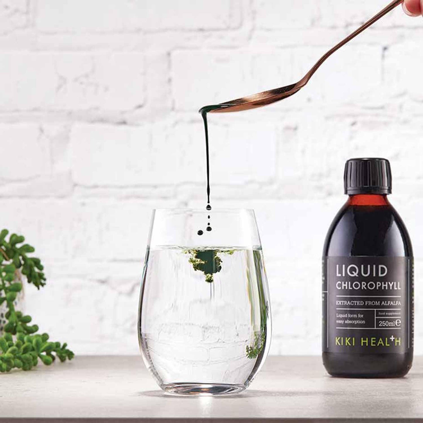 KIKI HEALTH KIKI Health - Liquid Chlorophyll, Extracted from Alfalfa - 100mg Chlorophyll Extract Per Serving - Natural Internal Deodoriser - 100% Natural Ingredients - Vegan Friendly - 250ml