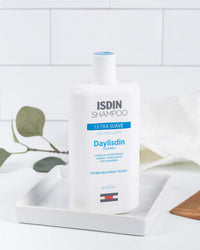 ISDIN Daylisdin Ultra Gentle Shampoo (400ml) | Deep cleans and respects the hair and scalp
