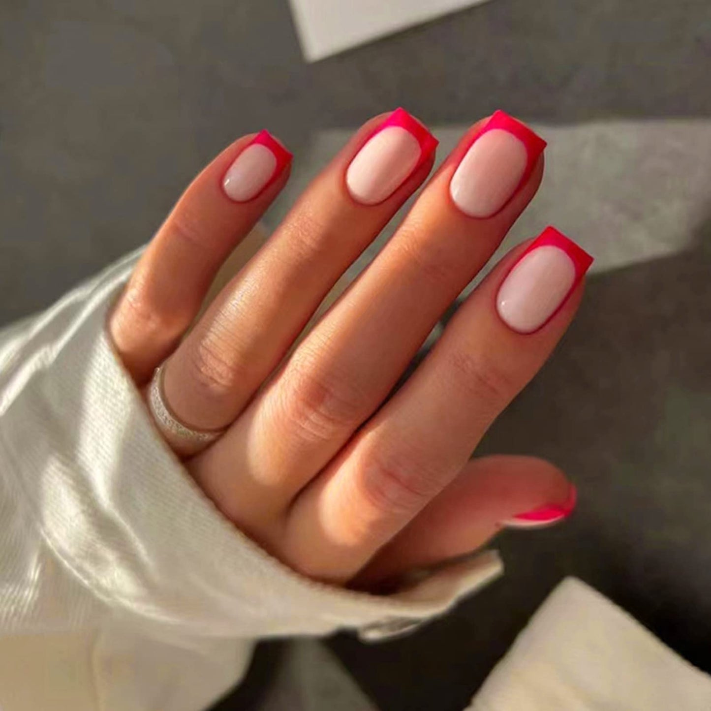 Ceboic Press on Nail Short Square, 24Pcs Nude Red French Tips False Nails, Acrylic Full Cover Nails with Design, Artificial Stick on Nails for Women and Girls Nail Art Manicure Decoration