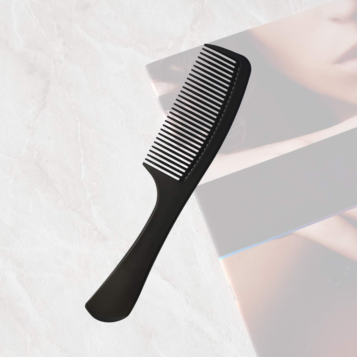 TONGTLETECH Hair Comb - a Professional Black Carbon Fibre Detangling Hair Comb by Tongtletech, Barber Comb Hairdressing Hair Styling Comb Heat Resistant Anti-static Handgrip Comb for Long, Wet or Curly Hair Comb