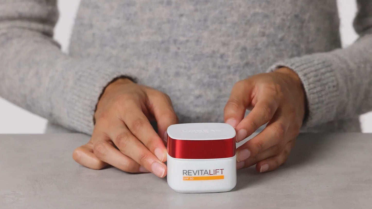 L'Oréal Paris Revitalift Day Cream, Anti-Wrinkle Moisturiser, Day Cream SPF 30, 50 ml (Pack of 1)