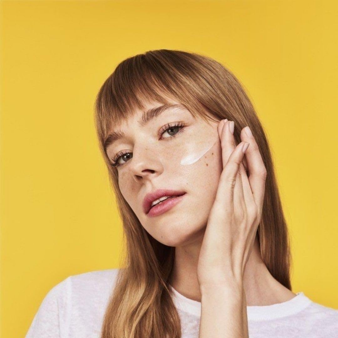 Decleor Decléor, Day Cream, Moisturiser, smooths The Appearance of fine Lines, Leaving Skin energised with a Healthy-Looking Glow, with Green Mandarin Essential Oils and Hyaluronic Acid, Vitamin Glow Cream