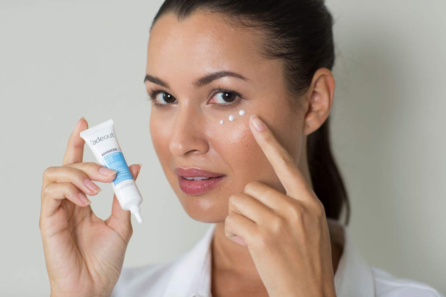 Fade Out Brightening Eye Defence Cream - Brightening cream with Hyaluronic Acid, Haloxyl and Niacinamide, SPF 25, 15ml