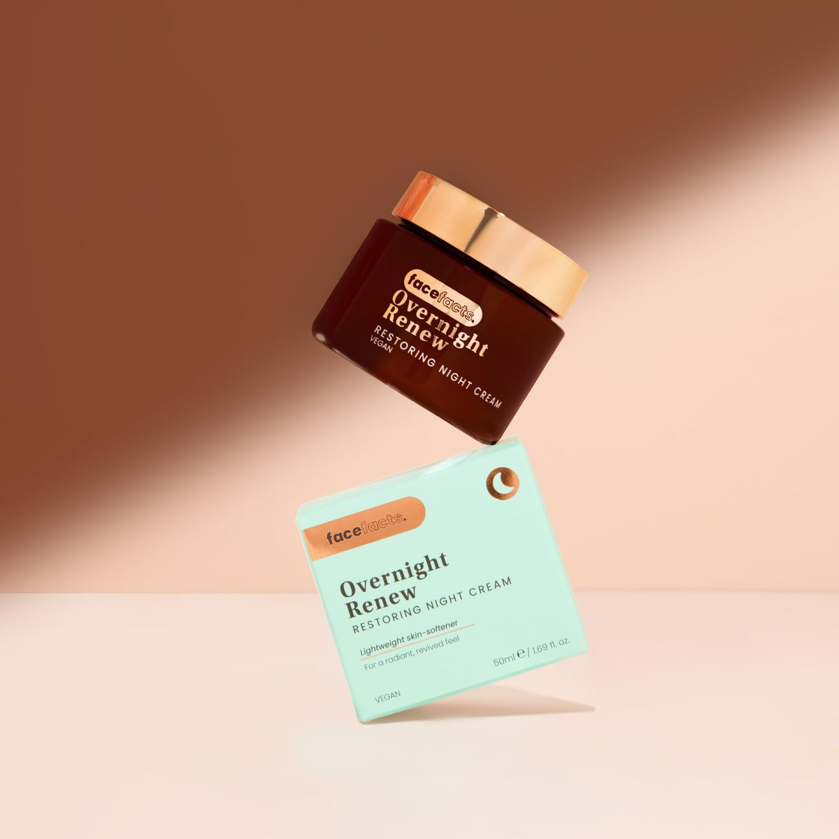 Face Facts Overnight Renew - Restoring Night Cream. Luminating blueberry and acia berry with aloe vera and anti-ageing centella asiatica, smooth, refine and glow. 50ml