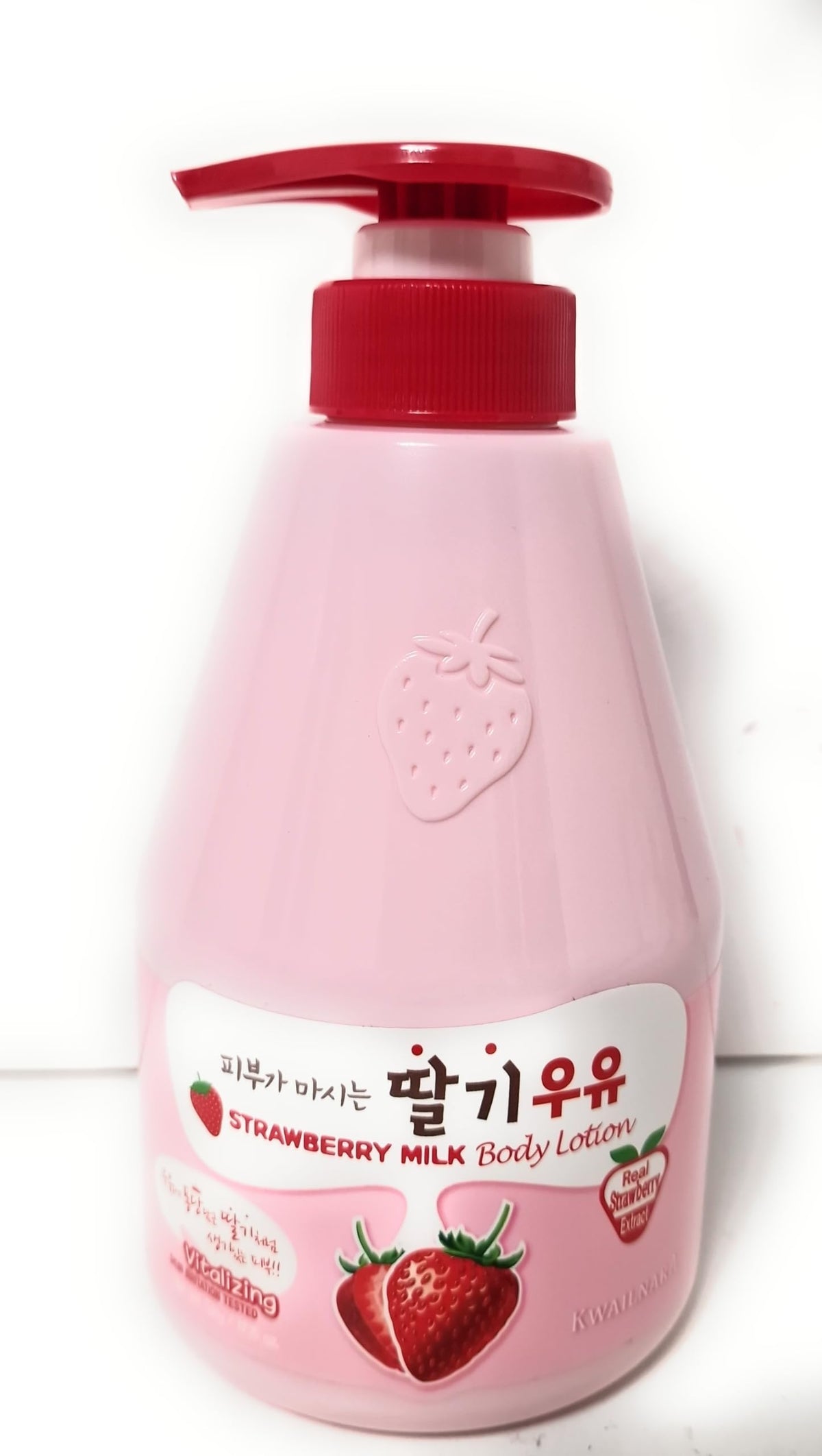 NAVIC DIRECT KWAILNARA Strawberry Milk Vitalizing Body Lotion 560g – Hydrating Moisturising Body Lotion with Milk Protein – Soft Smooth Skin Daily Body Care – Korean Skincare Lotion for Dry Skin