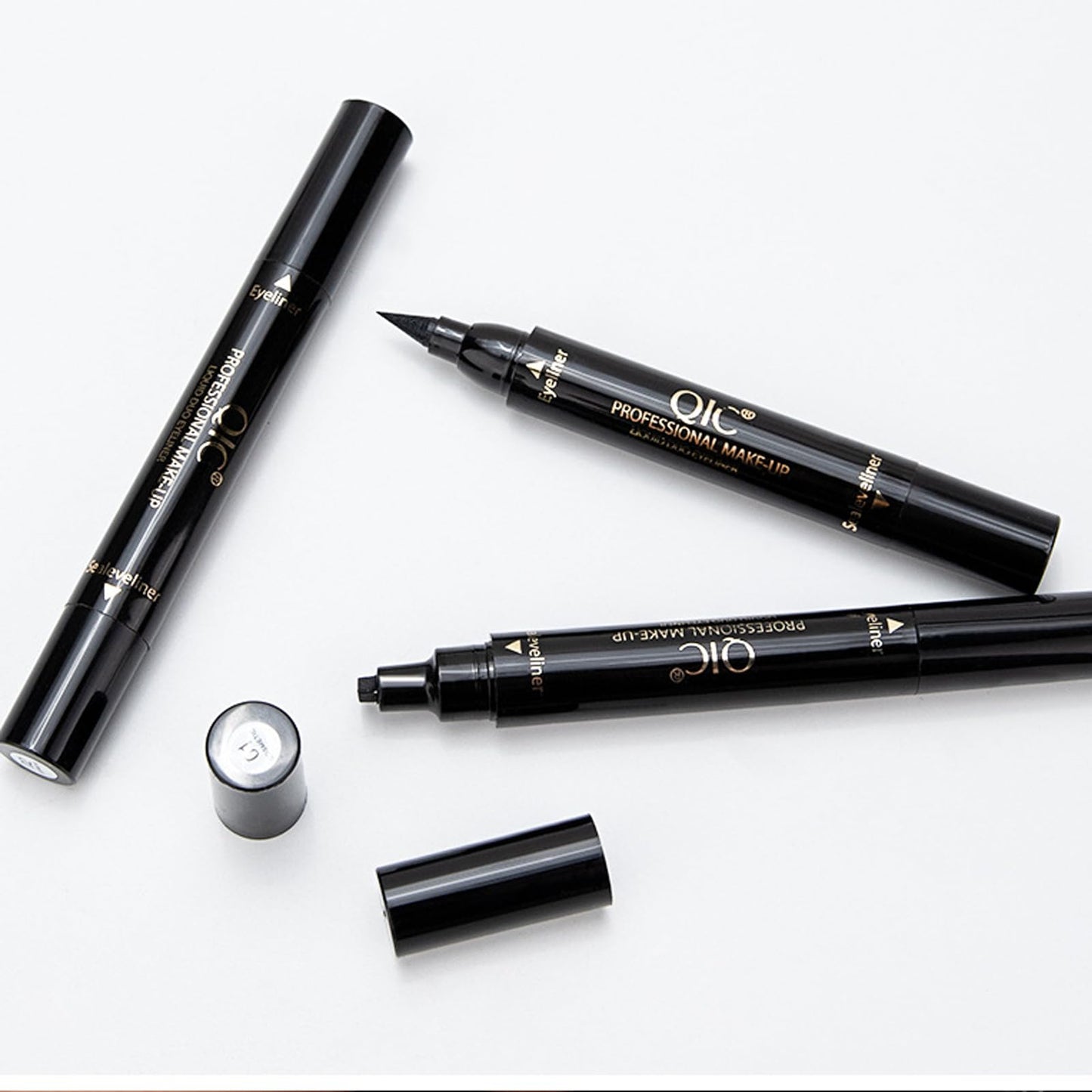 QUIWEN Eyeliner Stamp Wingliner,Black Eyeliner Stamp Pen,Long Lasting Liquid Eye Liners Waterproof Eyeliner for Perfect Wing Cat Eye Stamp Eyeliner, Black Eyeliner Pen Winged Eyeliner Pencil Easy to Use