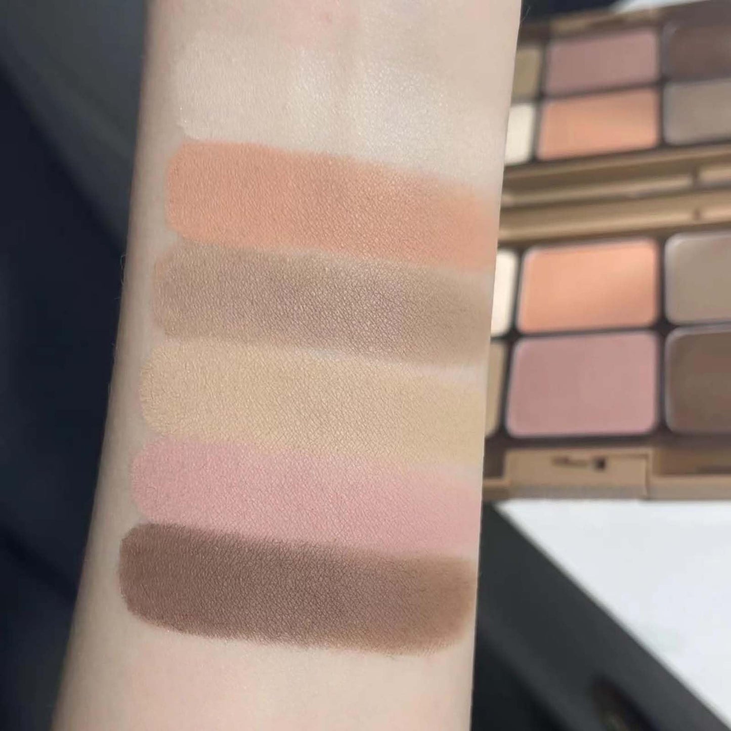 EveBeaty Nude Eyeshadow Palette - 6 Matte and Shimmer Shades for Smokey and Bronze Eye Makeup