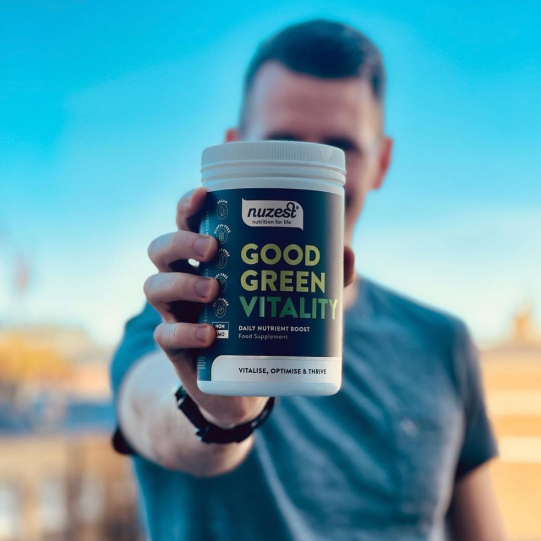 Greens Powder by Nuzest – Good Green Vitality – Filled with Vitamins, Minerals & Superfoods – Vegan Multivitamin Greens Drink - Gluten Free - Dairy Free - 10g - 1 Serving