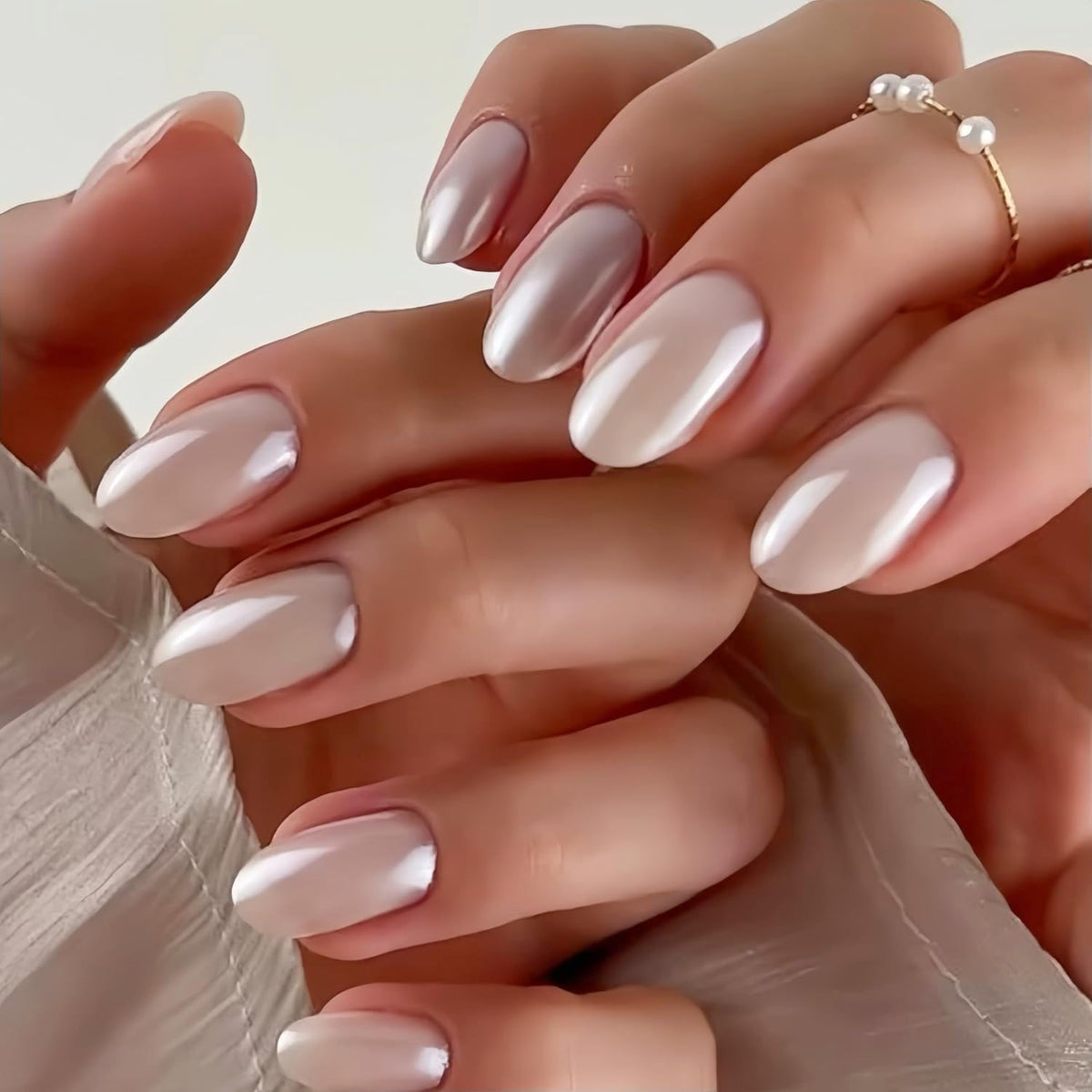 Chrome White False Nails Short, SXVME Chrome Press On Nails Short Oval, Glazed Gel Fake Nails Press on, Cute Glitter Acrylic Nails Short Almond, Natural Stick on Nails for Women Daily Wear