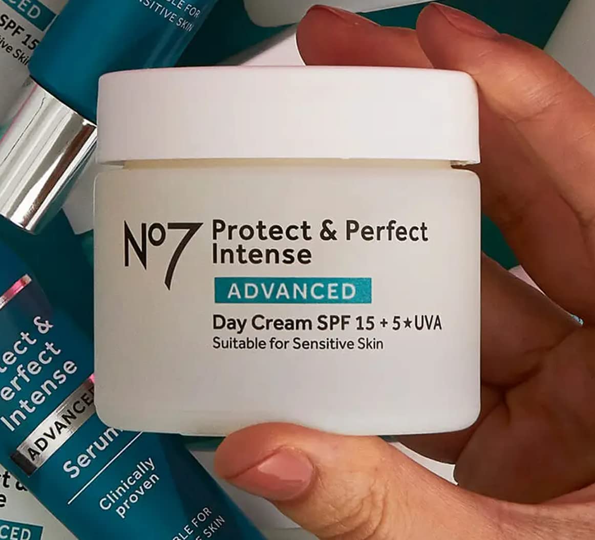 (Twin Pack) No7 Protect & Perfect Day & Night Cream Bundle Set (50ml each)