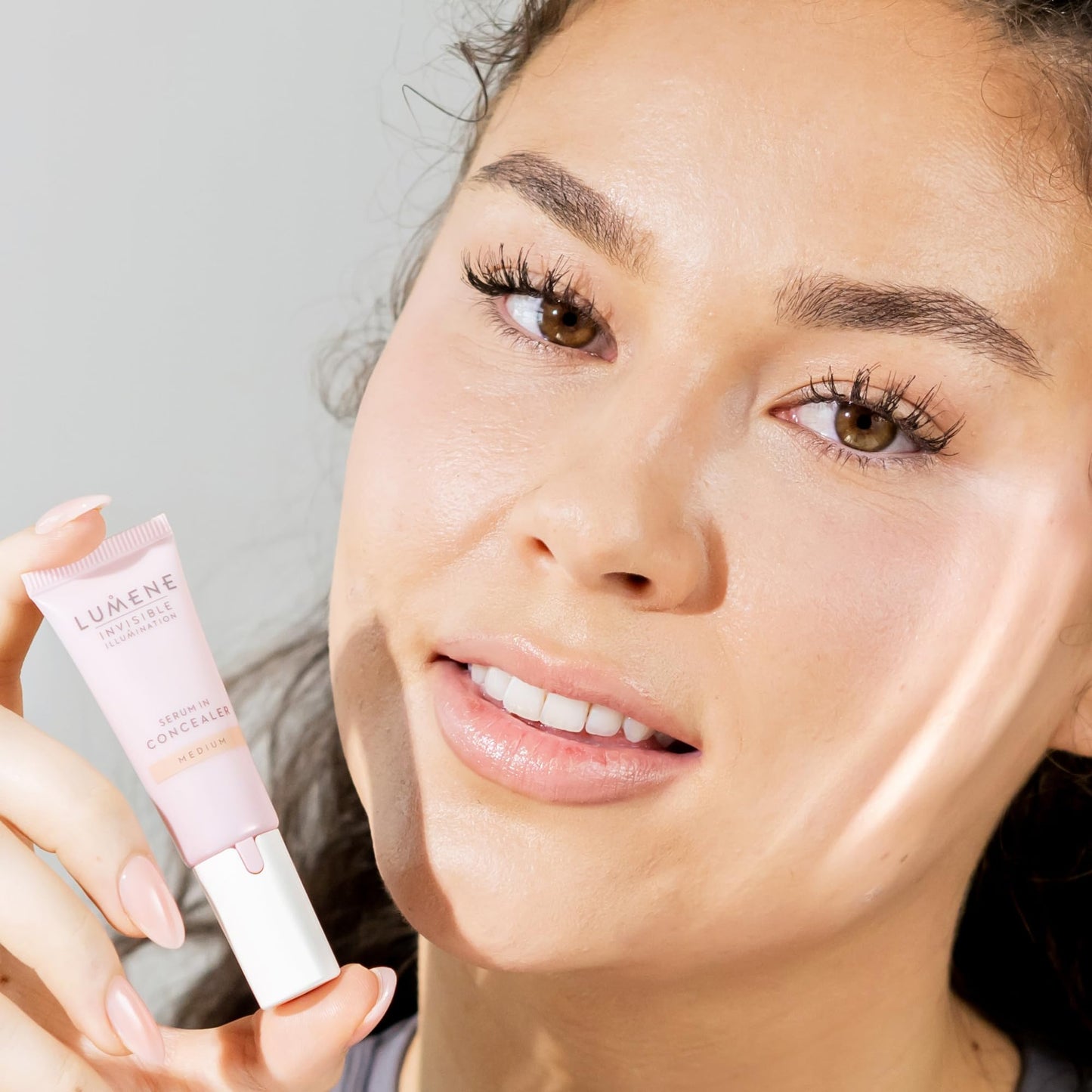 Lumene LUMENE Invisible Illumination Serum in Concealer | Bronze Shade | For Brightening & Concealing Dark Circles | Lightweight, Multi-Use Makeup Infused with Vitamin E for Hydration | Vegan | 10 ml