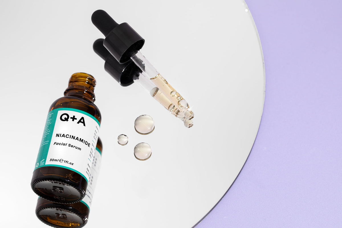 Q+A Niacinamide Serum, a signature blend of Pineapple, Passionfruit, Peach, Goji Berry, and Cantaloupe Melon, rich in antioxidants, protects the skin whilst hydrating and balancing, 30ml