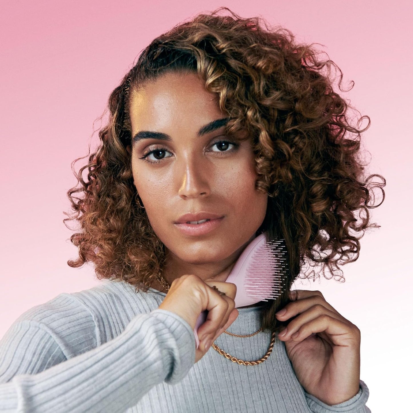 Tangle Teezer The Ultimate Detangler Hairbrush | For Wet & Dry Hair | Detangles All Hair Types | Reduces Breakage, Eliminates Knots | Two-Tiered Teeth & Comfortable Handle | Vibrant Leopard