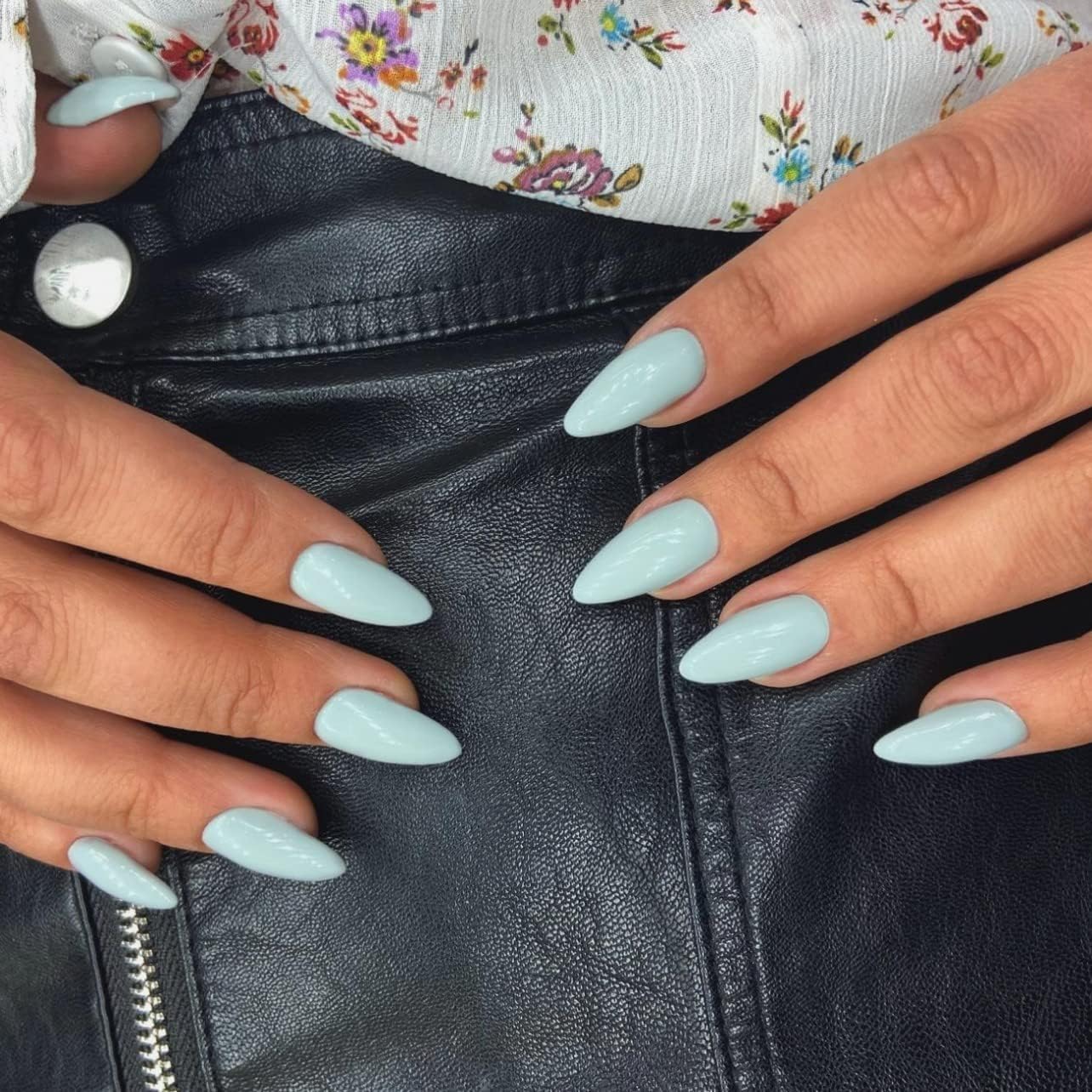 SXVME Mint Green False Nails Medium, Acrylic Press on Nails Almond Solid Color Full Cover Fake Nails Medium Stiletto Stick on Nails for Women DIY Nail Art 24 Pcs