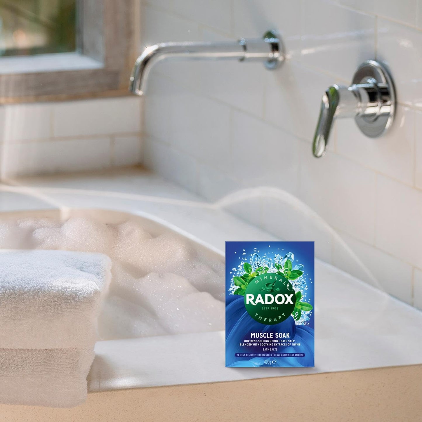 Radox Muscle Soak Bath Therapy Thyme Scented Herbal Bath Salt with expertly Blended Herbs and Minerals to Soothe and soak Your Tired and Aching Muscles, 400g Multi Buy 4 Pack