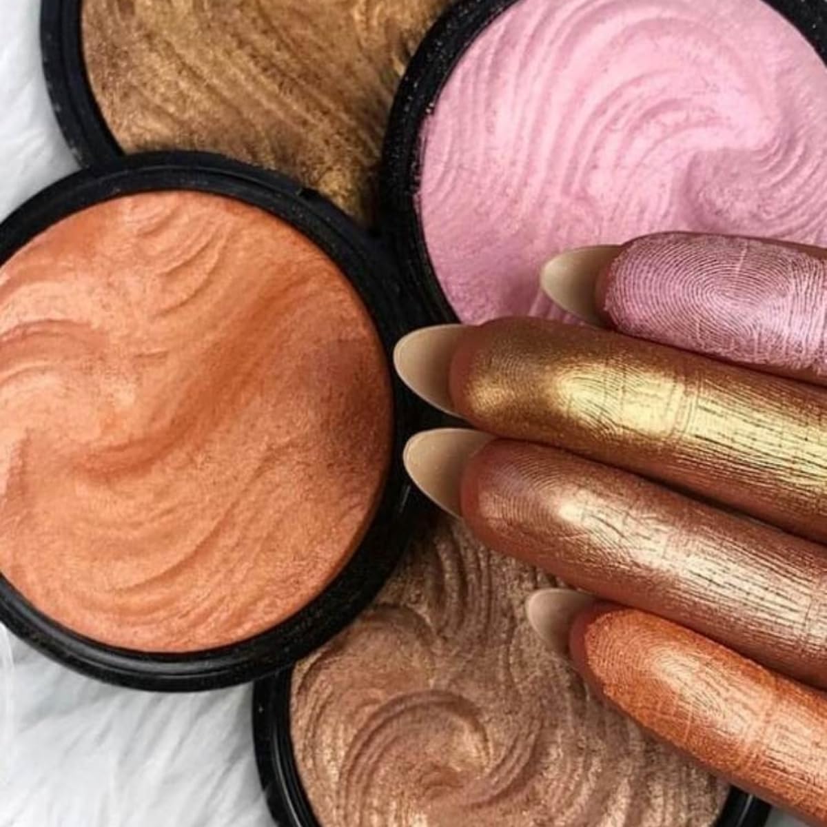 Technic 12 g Get Gorgeous Bronzing Highlighting Powder