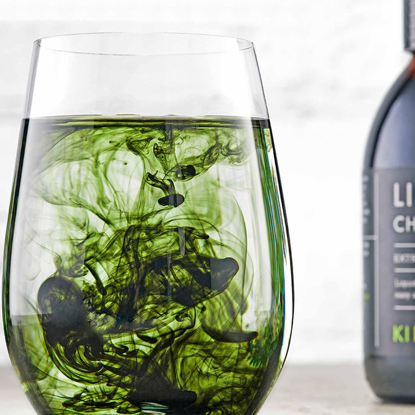 KIKI HEALTH KIKI Health - Liquid Chlorophyll, Extracted from Alfalfa - 100mg Chlorophyll Extract Per Serving - Natural Internal Deodoriser - 100% Natural Ingredients - Vegan Friendly - 250ml
