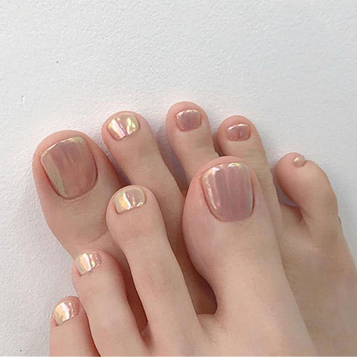 QUIWEN 24Pcs Pink White Gradient Press on Toenails Short Square Gradient False Toenails, French Pink White Fake Toe nails Summer Glossy Stick on Nails for Women