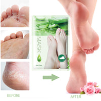AuraAnge 4 PCS Aloe Vera Foot Peel Mask - Exfoliating Socks for Callus Removal - Cracked Heels, Dead & Dry Skin. Moisturizing for Soft, Smooth Feet