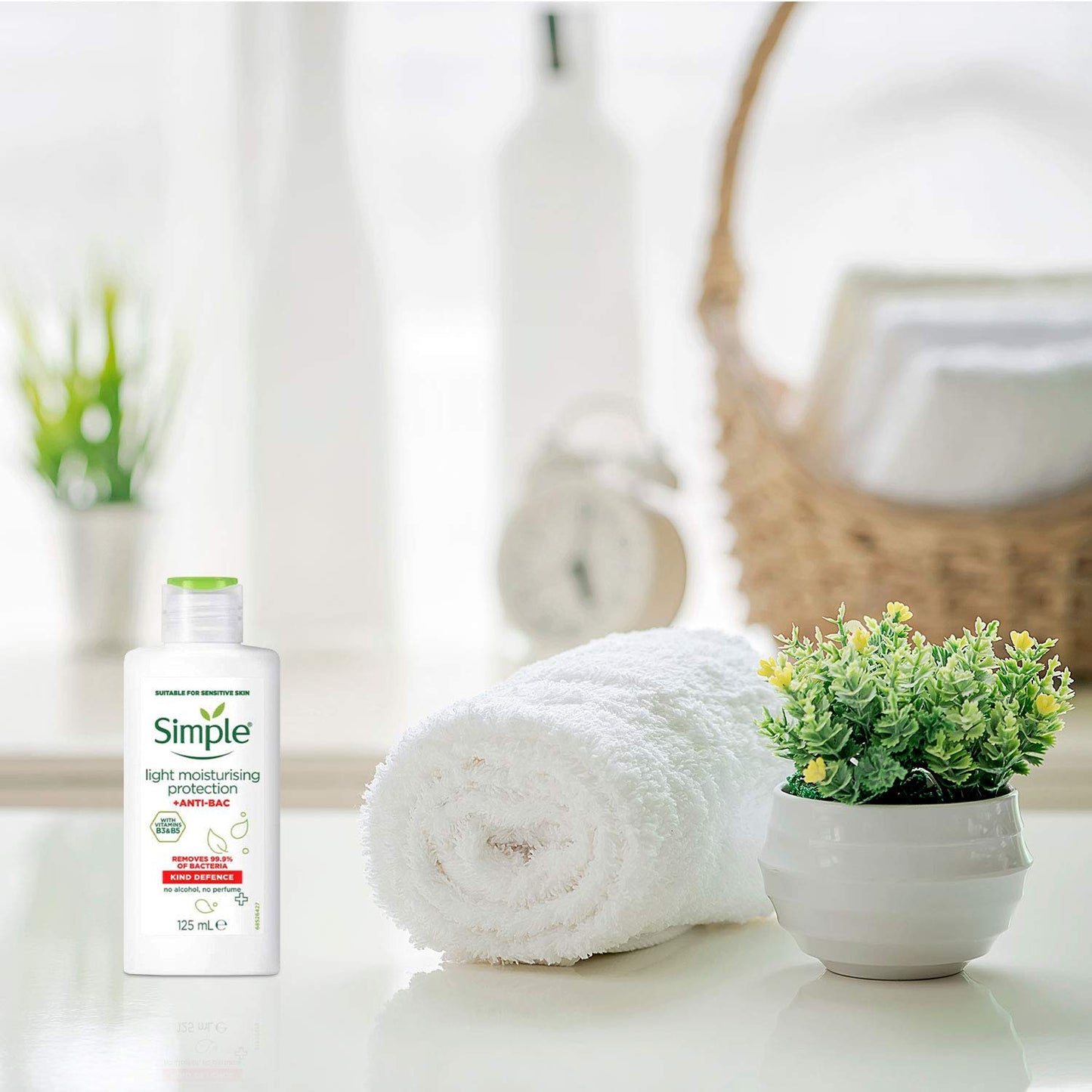 Simple Kind Defence +ANTI-BAC Hydrating Mist Protection, 125 ml