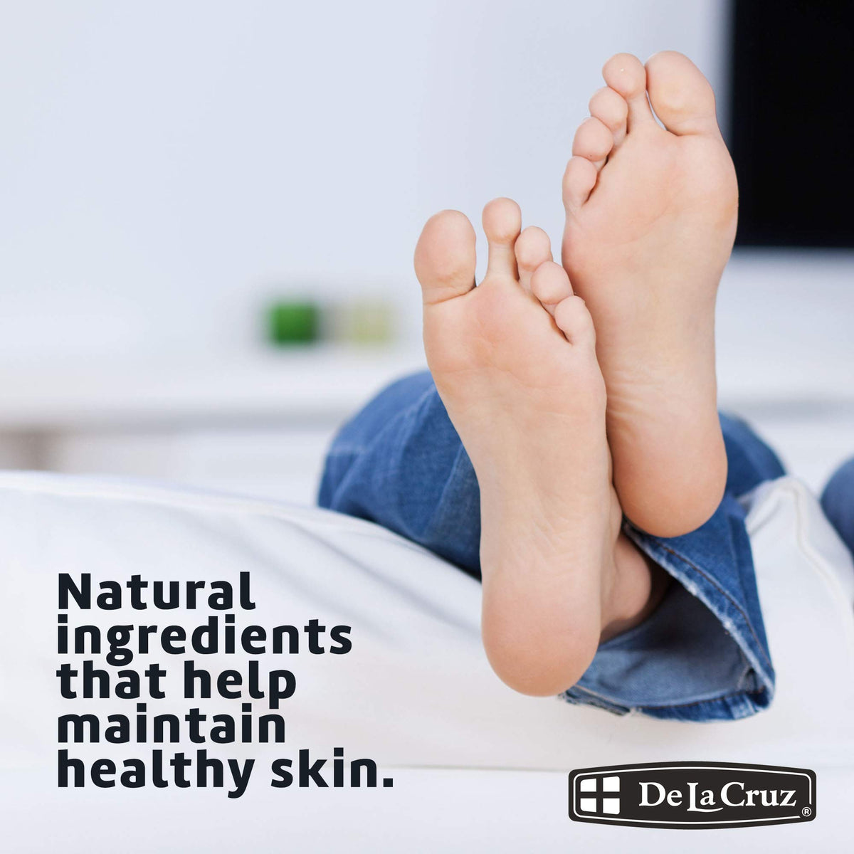 De La Cruz Arnica Salve for Cracked Skin / No Preservatives, Colors or Fragrances / Allergy Tested / Made in USA 2 OZ.