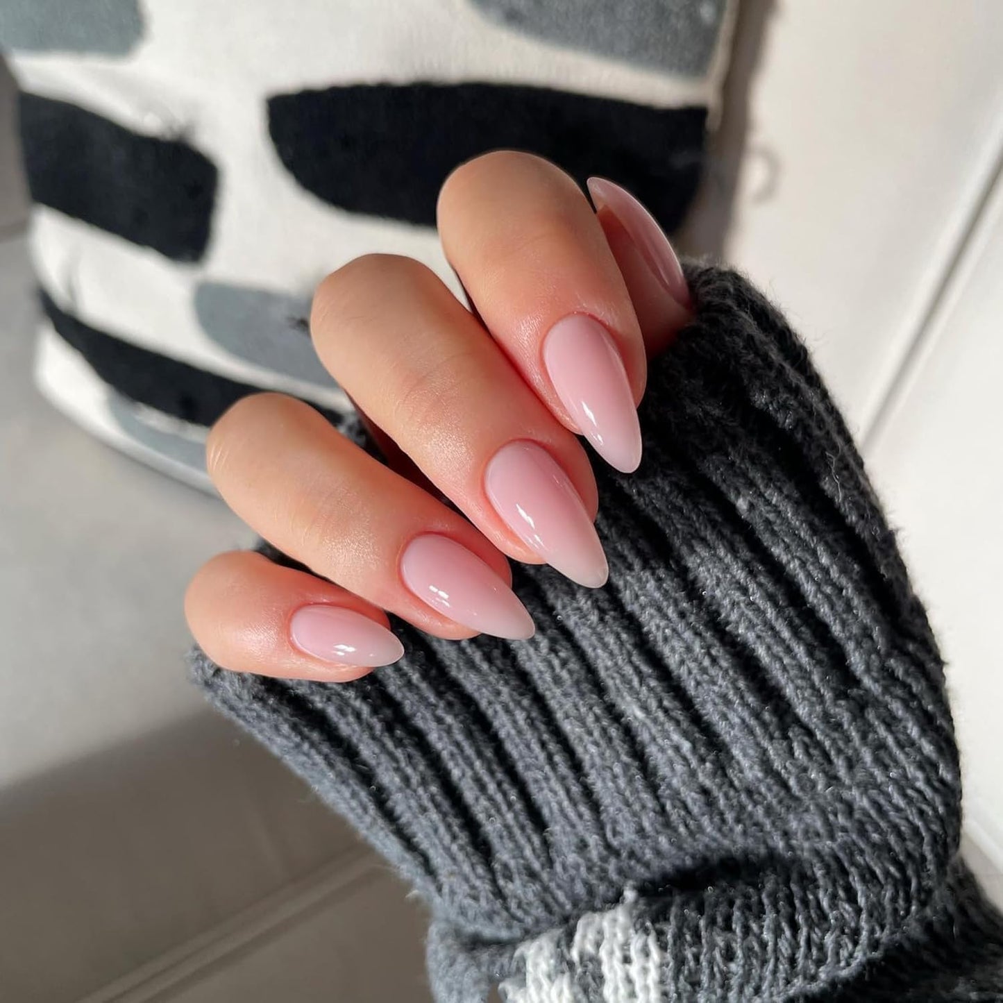 KQueenest Soft Gel Press on Nails Almond Medium, Dusty Light Pink False Nails Almond, Glossy Solid Nude Pink Fake Nails Set, Stiletto Reusable Stick on Nail for Women Finger Daily Wear 24 Pcs